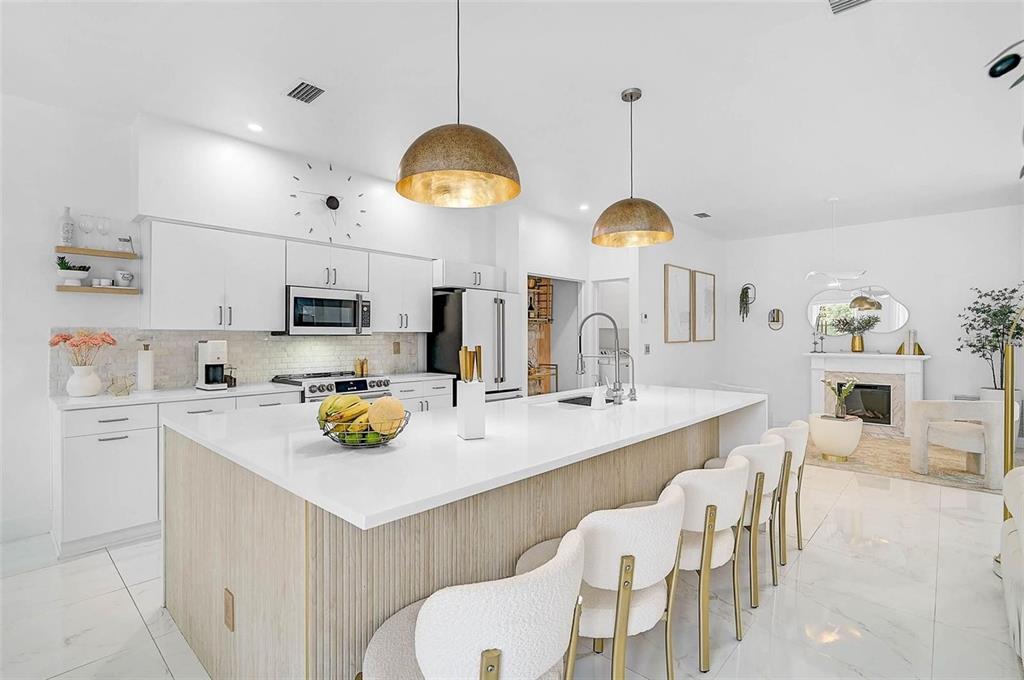 4146 Westbourne Circle Sarasota, FL 34238 - Photo 10 of 36