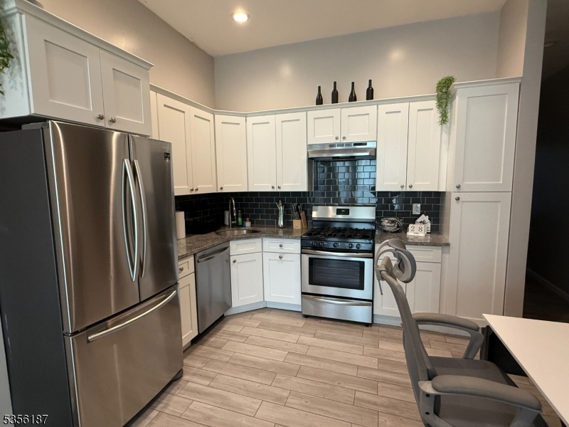 256 Fairmount Avenue, Unit 1 Jersey City, NJ 07306 - Photo 4 of 9