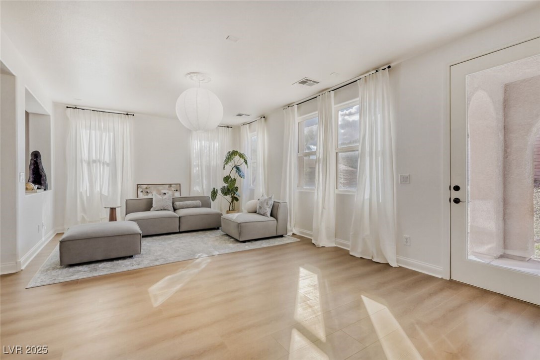 545 Ivy Spring Street Las Vegas, NV 89138 - Photo 5 of 29