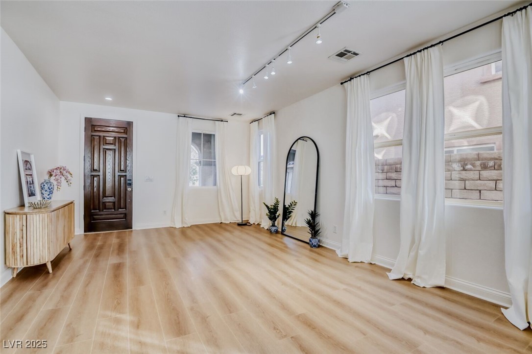 545 Ivy Spring Street Las Vegas, NV 89138 - Photo 7 of 29