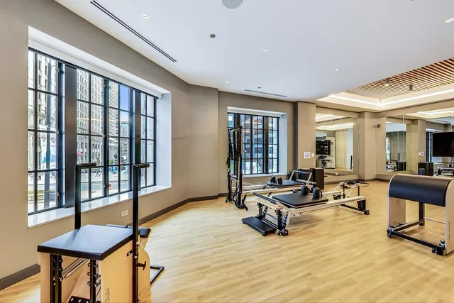 $3,700,000 | 435 North Michigan Avenue, Unit 405, Chicago, IL 60611