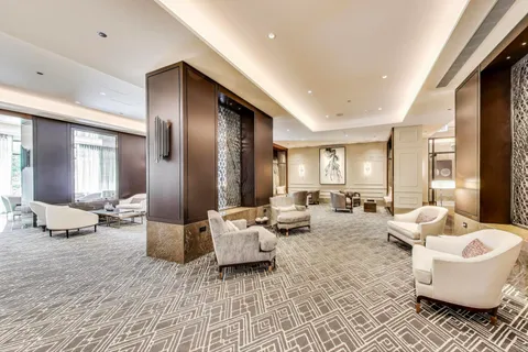 $3,700,000 | 435 North Michigan Avenue, Unit 405, Chicago, IL 60611