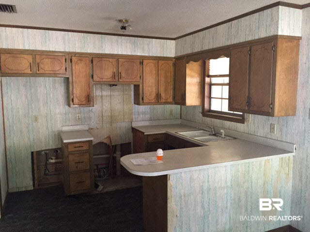 213 10th Avenue Mobile, AL 36611 - Photo 2 of 9