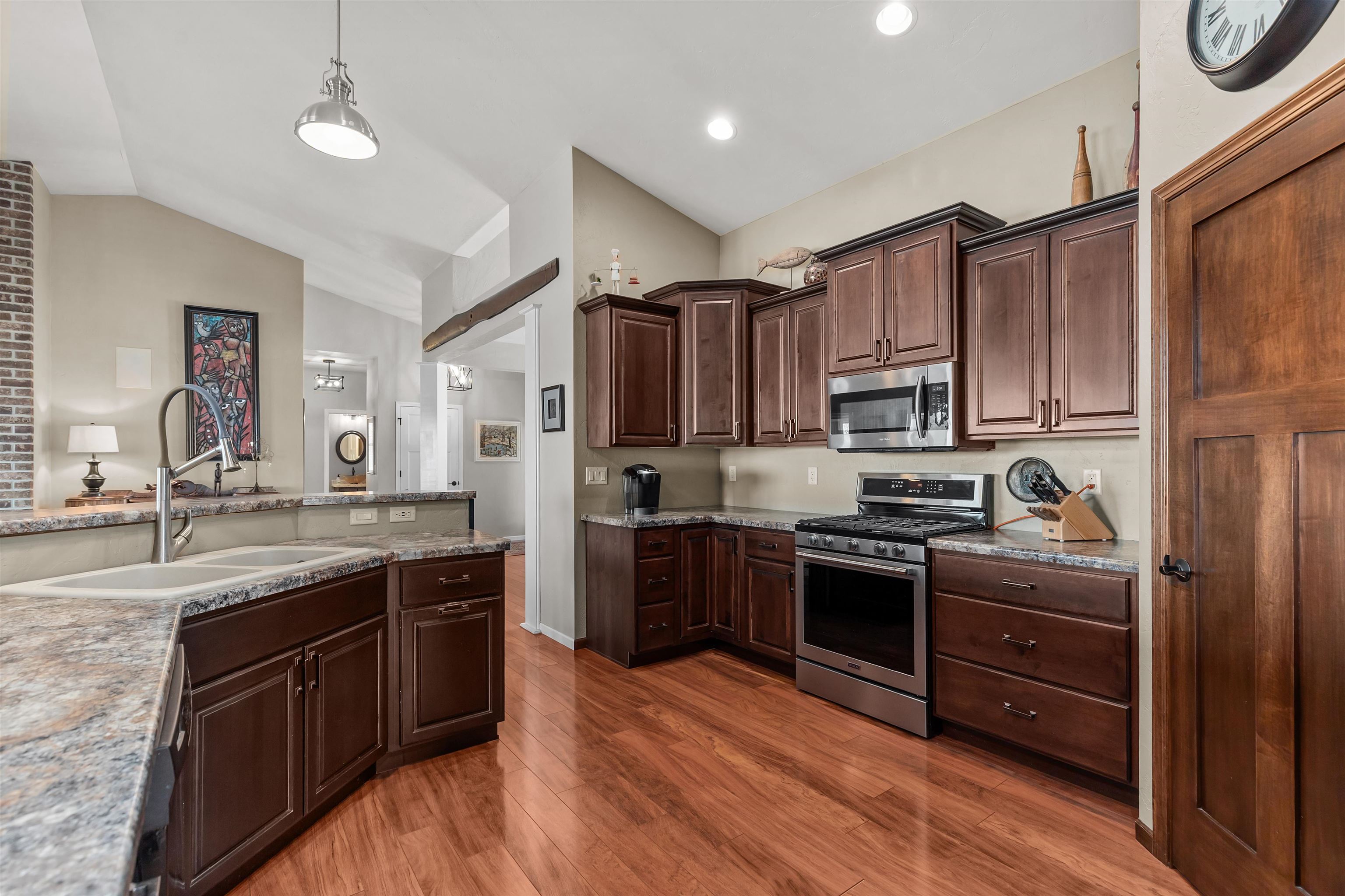 3366 Harbor Bay Road Oshkosh, WI 54901 - Photo 16 of 74