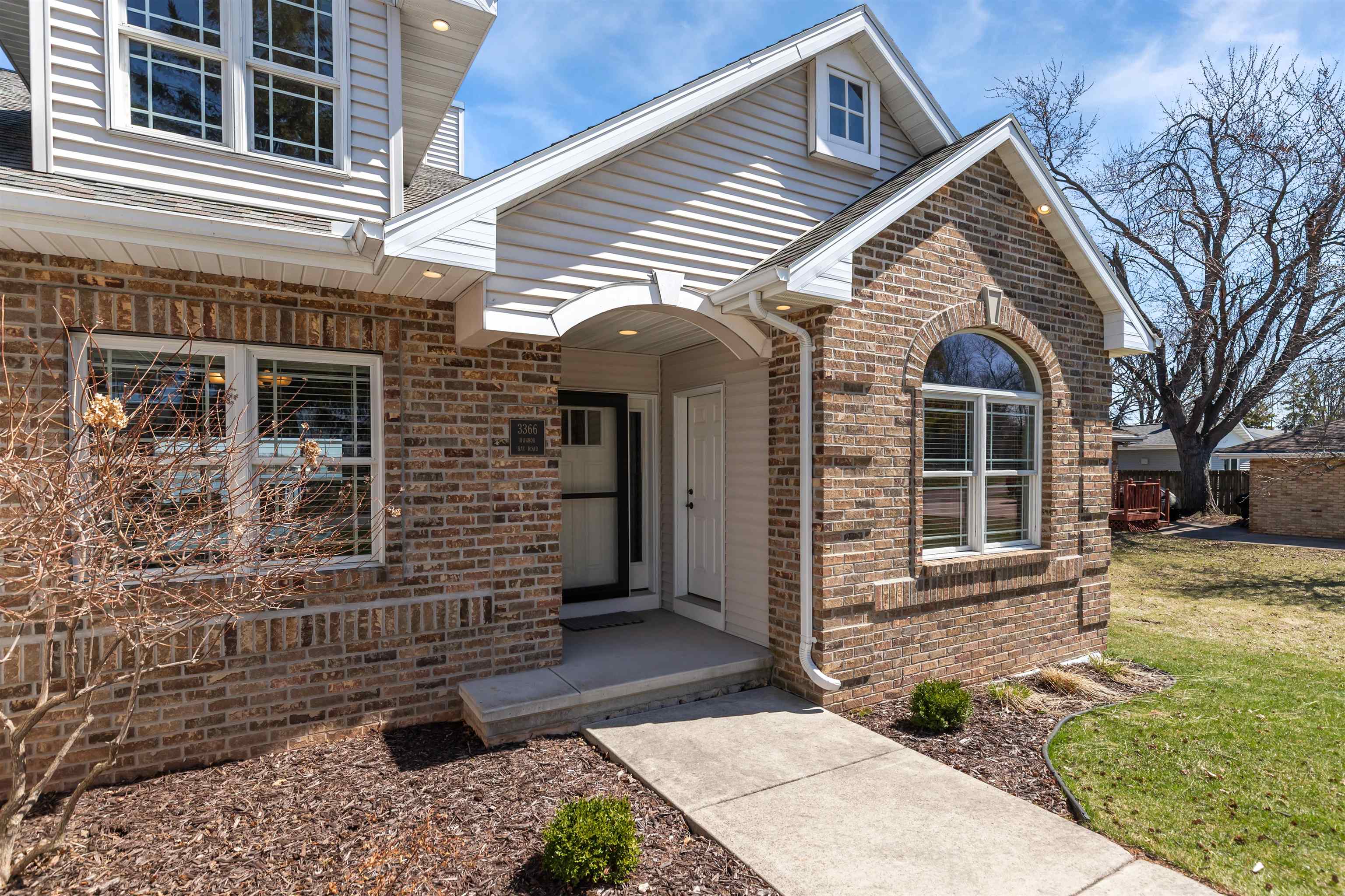 3366 Harbor Bay Road Oshkosh, WI 54901 - Photo 4 of 74