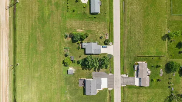 $5,000 | 204 South 6th Street, Fairmount, ND 58030