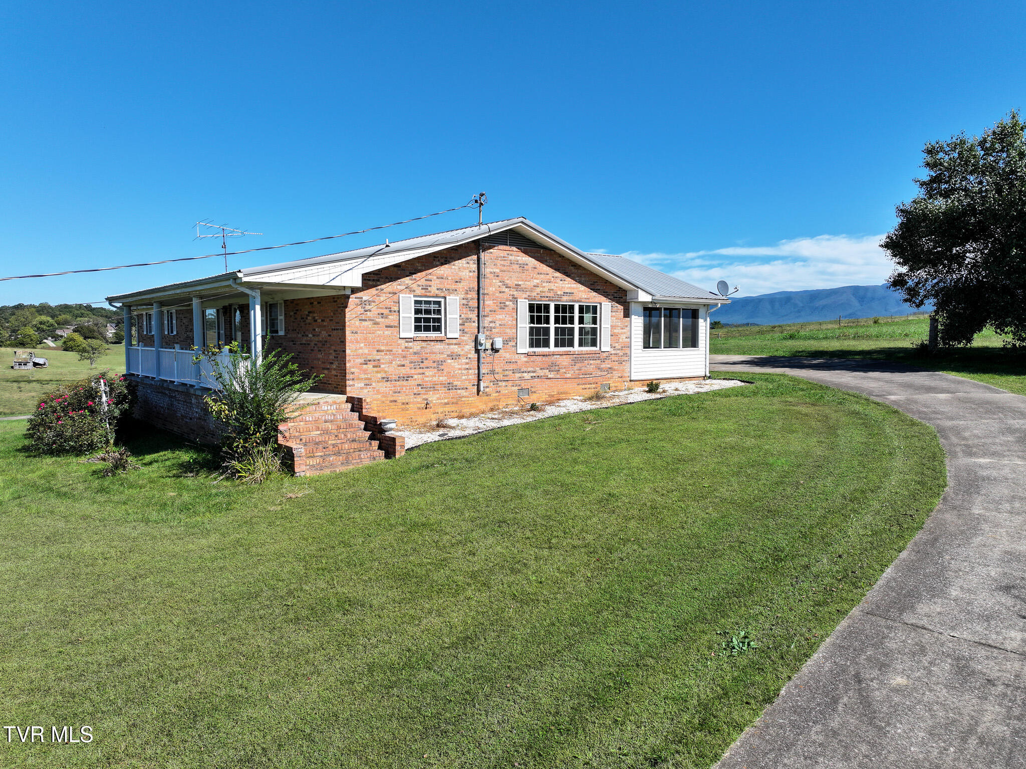 575 West Allens Bridge Road Greeneville, TN 37743 - Photo 41 of 70 DJI_20261005143221_0938_D