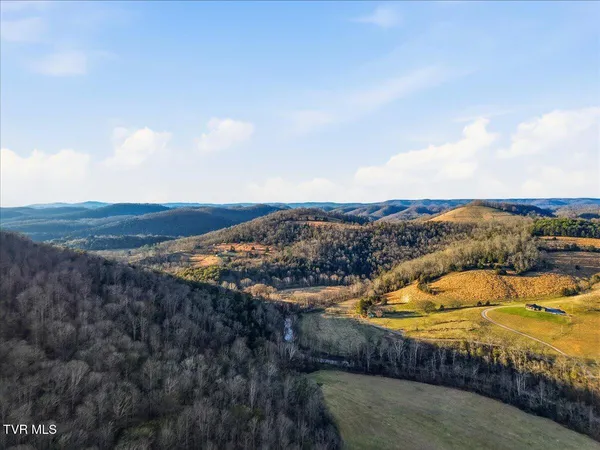 $299,900 | 118 Providence Road, Sneedville, TN 37869