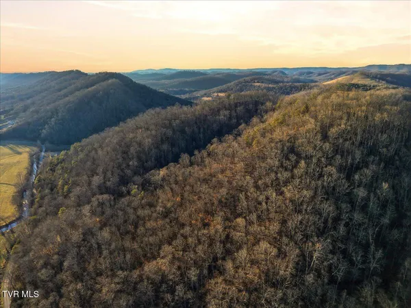 $299,900 | 118 Providence Road, Sneedville, TN 37869