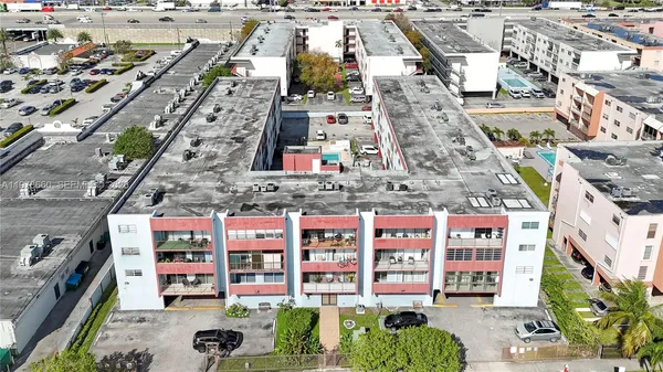 $2,500 | 6070 West 19th Avenue, Unit 315, Hialeah, FL 33012