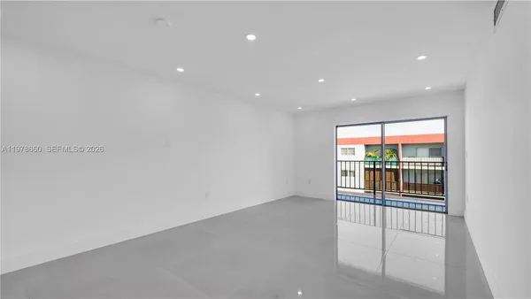 $2,500 | 6070 West 19th Avenue, Unit 315, Hialeah, FL 33012