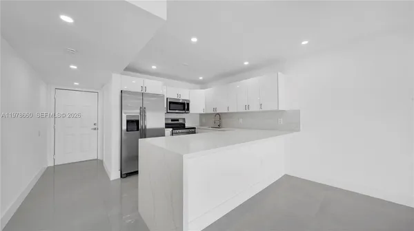 $2,500 | 6070 West 19th Avenue, Unit 315, Hialeah, FL 33012