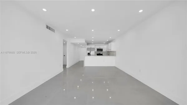 $2,500 | 6070 West 19th Avenue, Unit 315, Hialeah, FL 33012