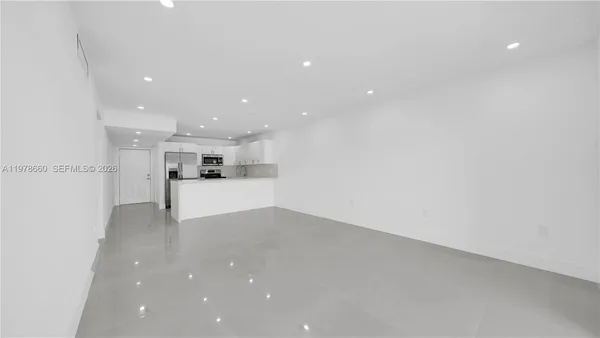 $2,500 | 6070 West 19th Avenue, Unit 315, Hialeah, FL 33012