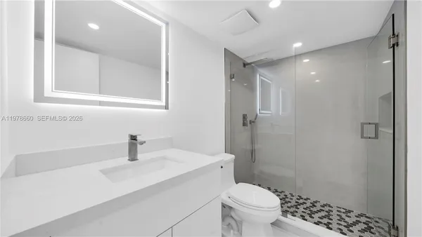 $2,500 | 6070 West 19th Avenue, Unit 315, Hialeah, FL 33012