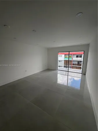 $2,500 | 6070 West 19th Avenue, Unit 315, Hialeah, FL 33012