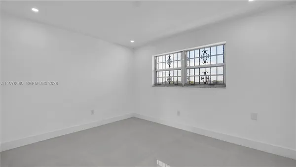 $2,500 | 6070 West 19th Avenue, Unit 315, Hialeah, FL 33012