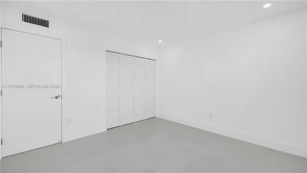 $2,500 | 6070 West 19th Avenue, Unit 315, Hialeah, FL 33012