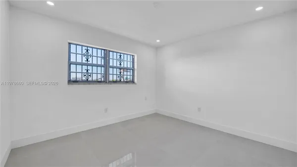 $2,500 | 6070 West 19th Avenue, Unit 315, Hialeah, FL 33012