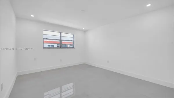 $2,500 | 6070 West 19th Avenue, Unit 315, Hialeah, FL 33012