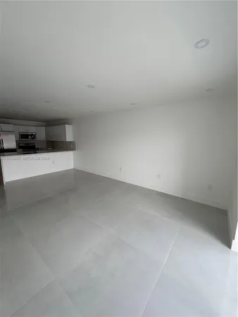 $2,500 | 6070 West 19th Avenue, Unit 315, Hialeah, FL 33012