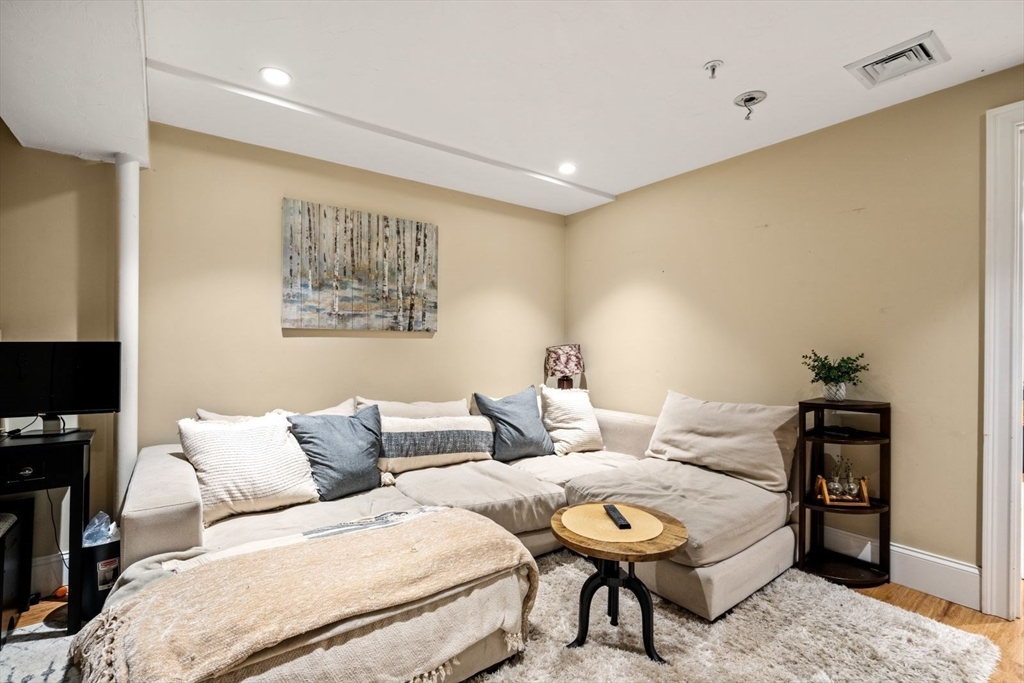 209 D Street, Unit 2 Boston, MA 02127 - Photo 18 of 22