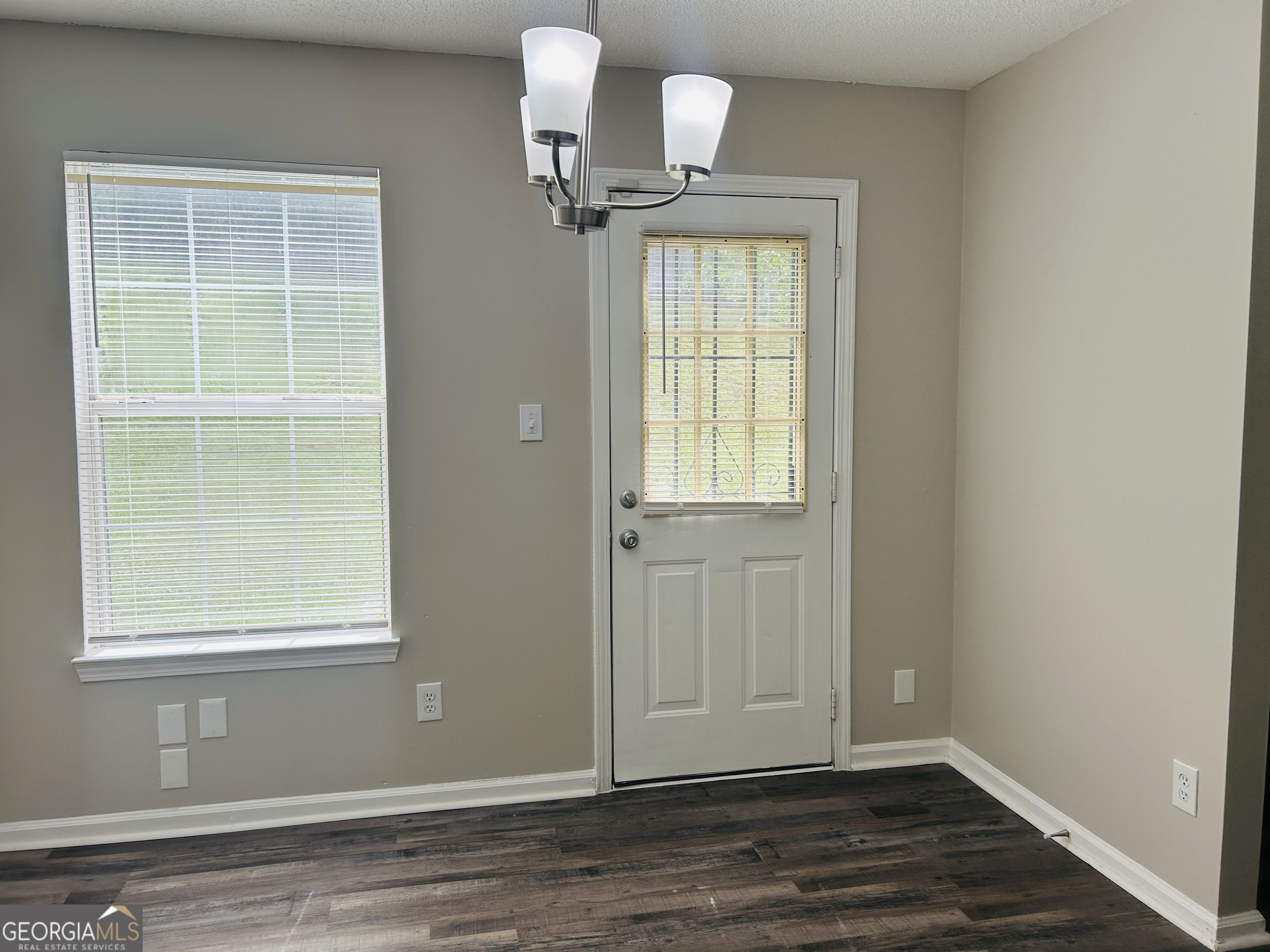 7018 New Dale Road Rex, GA 30273 - Photo 11 of 31