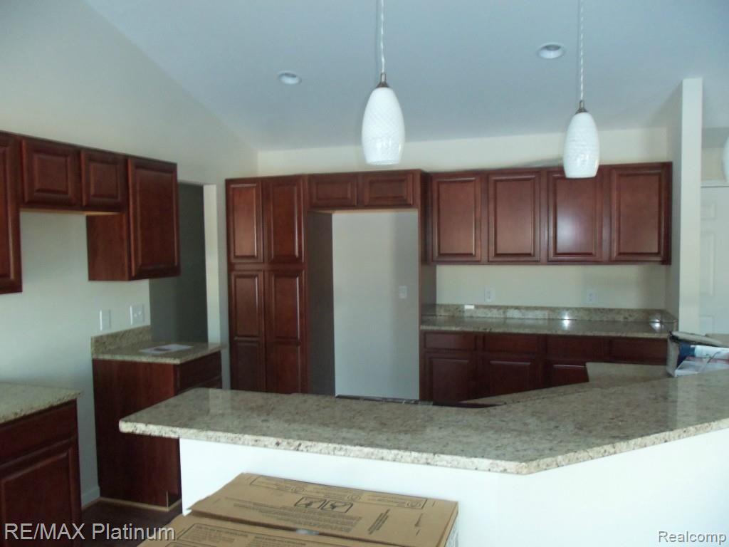 3828 West Schafer Road Pinckney, MI 48169 - Photo 2 of 17 KITCHEN