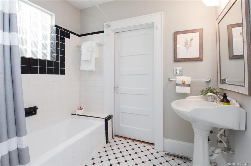1621 Club Road Charlotte, NC 28205 - Photo 14 of 23 Gallery Image 14
