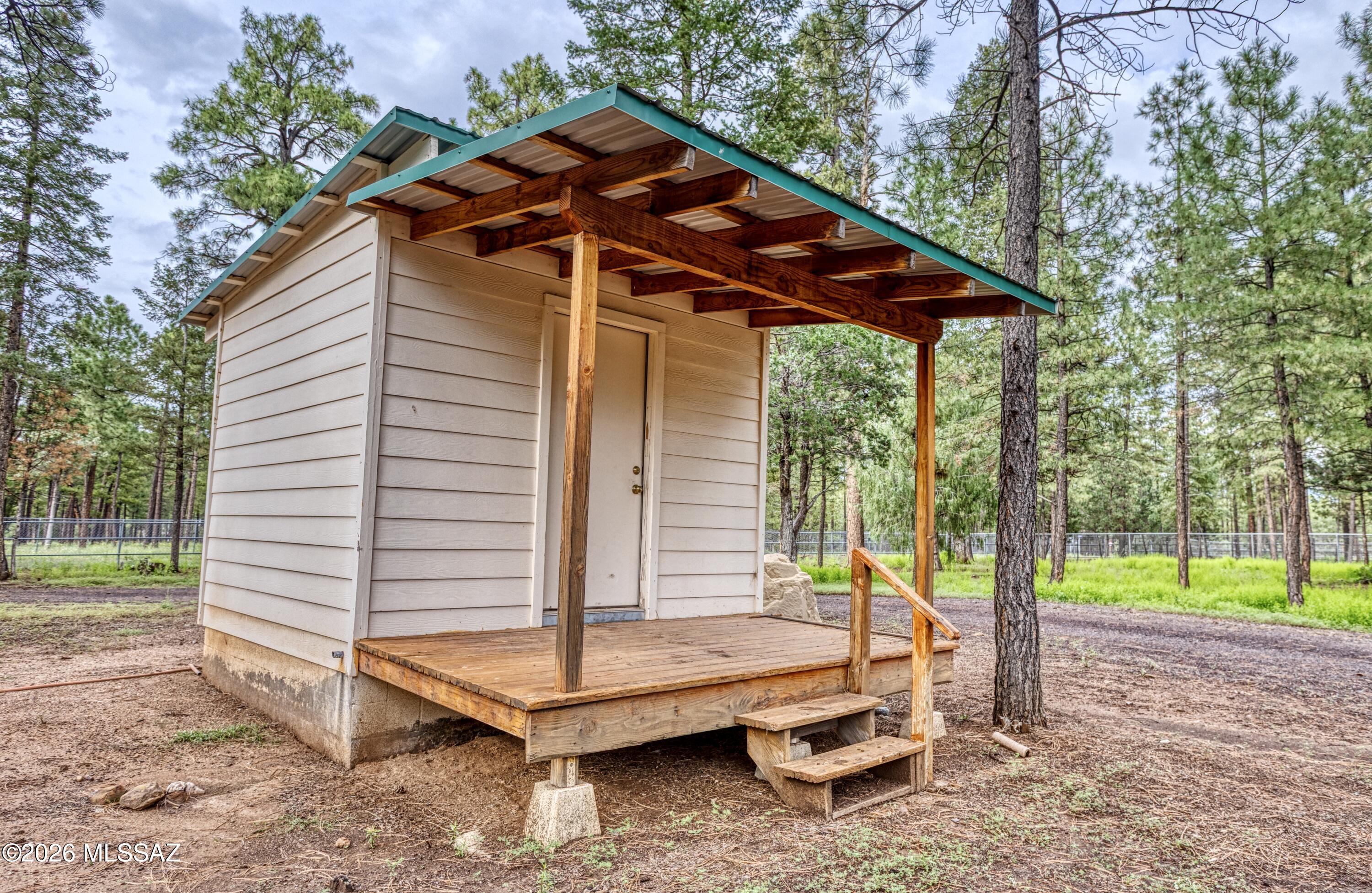 4895 Rim Spur Lakeside, AZ 85929 - Photo 26 of 35 Well House 1
