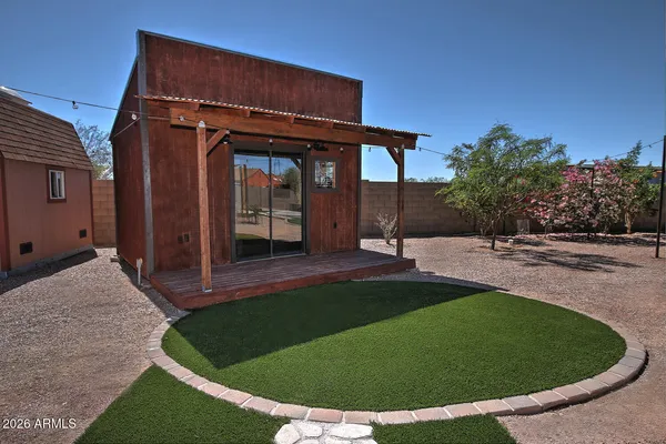 $924,999 | 1111 East Superstition Boulevard, Apache Junction, AZ 85119