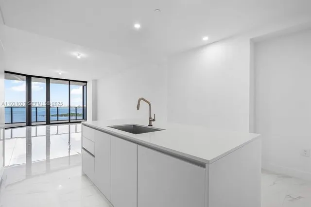 $9,500 | 700 Northeast 24th Street, Unit 1703, Miami, FL 33137