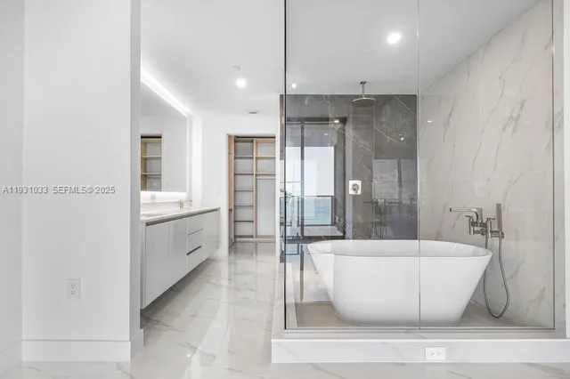 $9,500 | 700 Northeast 24th Street, Unit 1703, Miami, FL 33137