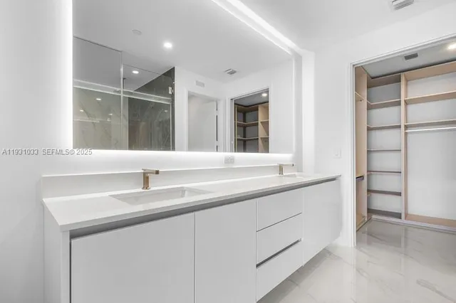 $9,500 | 700 Northeast 24th Street, Unit 1703, Miami, FL 33137