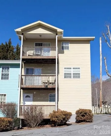 $285,000 | 145 Lincoln Park Road, Unit J, Burnsville, NC 28714