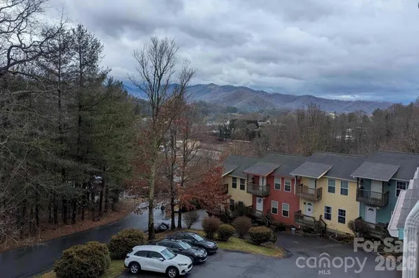 $285,000 | 145 Lincoln Park Road, Unit J, Burnsville, NC 28714