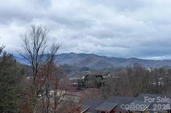 $285,000 | 145 Lincoln Park Road, Unit J, Burnsville, NC 28714