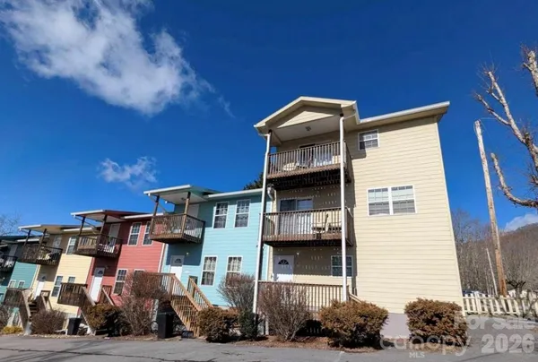 $285,000 | 145 Lincoln Park Road, Unit J, Burnsville, NC 28714