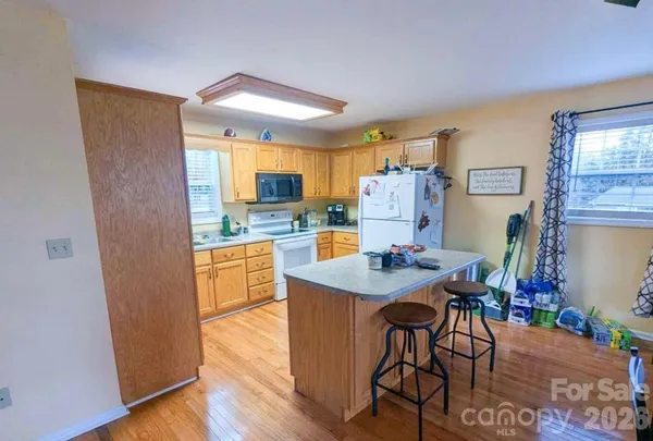 $285,000 | 145 Lincoln Park Road, Unit J, Burnsville, NC 28714