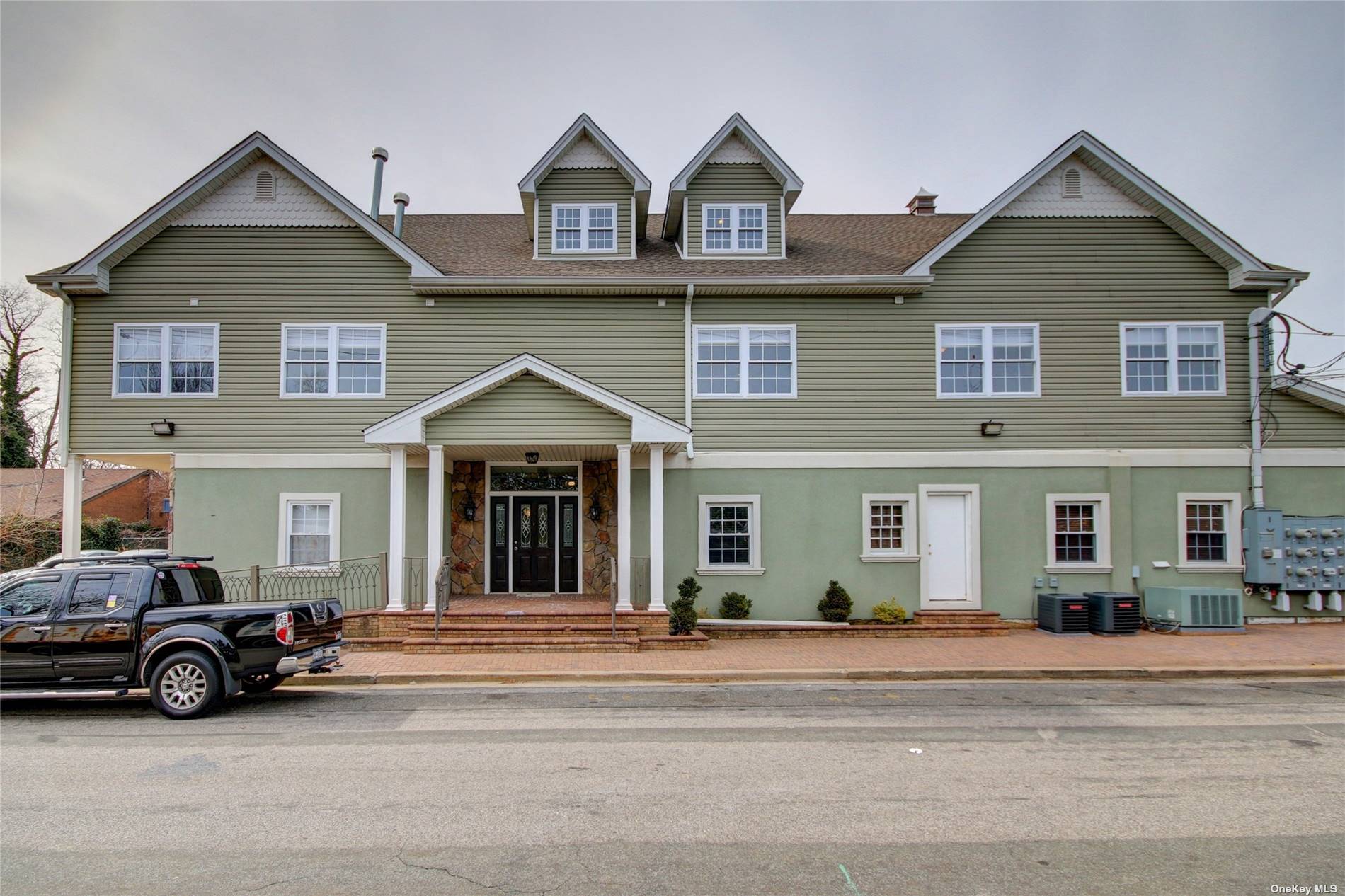 5720 Old Sunrise Highway, Massapequa, NY 11758 Compass