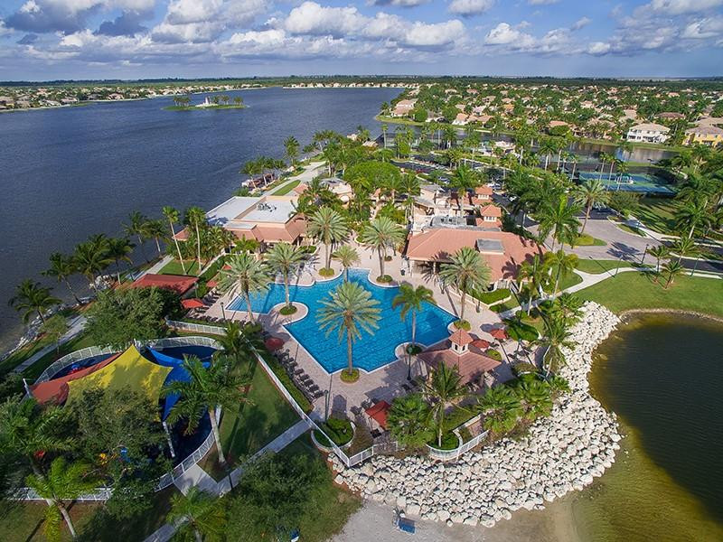 19471 Southwest 39th Street Miramar, FL 33029 - Photo 38 of 50 a view of a lake