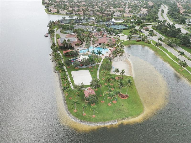 19471 Southwest 39th Street Miramar, FL 33029 - Photo 44 of 50 a bird view of a lake