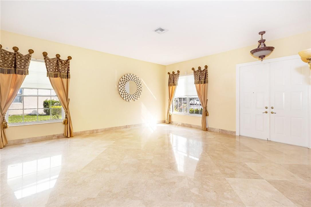 19471 Southwest 39th Street Miramar, FL 33029 - Photo 10 of 50