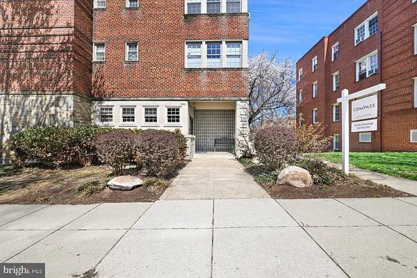 $250,000 | 3925 Davis Place Northwest, Unit 206, Washington, DC 20007