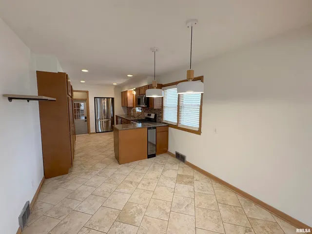 $189,900 | 224 Mt Aire Drive, East Peoria, IL 61611