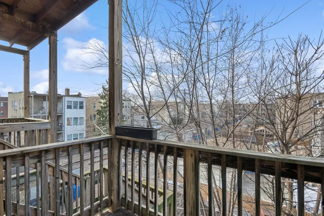 $265,000 | 4852 North Sacramento Avenue, Unit 3, Chicago, IL 60625