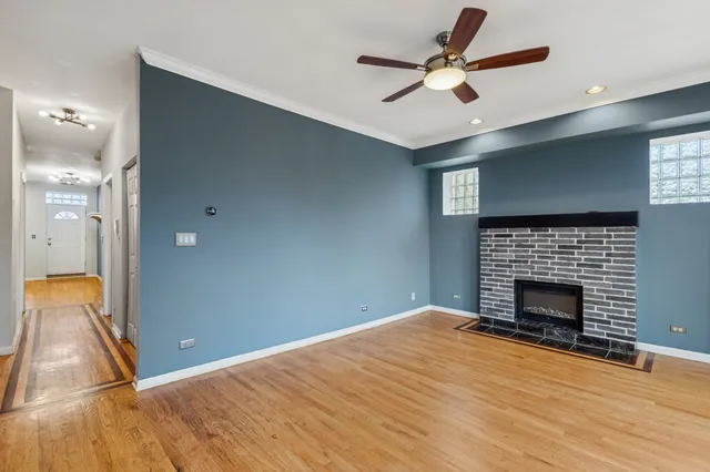 $265,000 | 4852 North Sacramento Avenue, Unit 3, Chicago, IL 60625