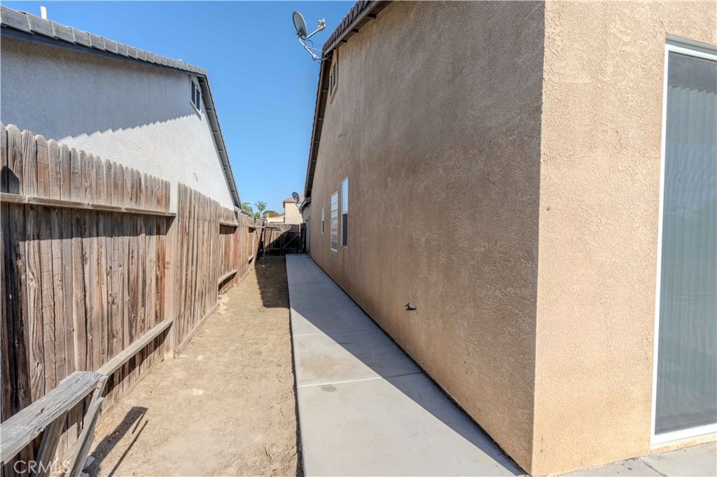 207 Riesling Vines Street Bakersfield, CA 93314 - Photo 33 of 34