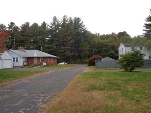 229-231 Kent Road Springfield, MA 01129 - Photo 2 of 10 Gallery Image 2