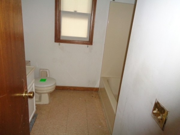 229-231 Kent Road Springfield, MA 01129 - Photo 7 of 10 Gallery Image 7